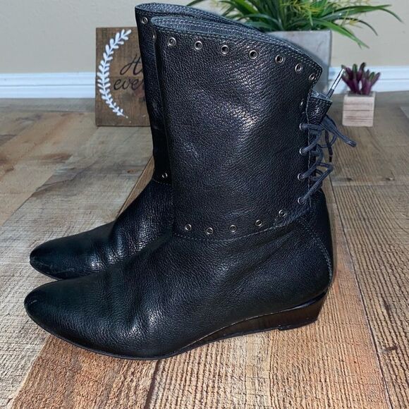 Stuart Weitzman Black Leather Booties - Picture 1 of 12